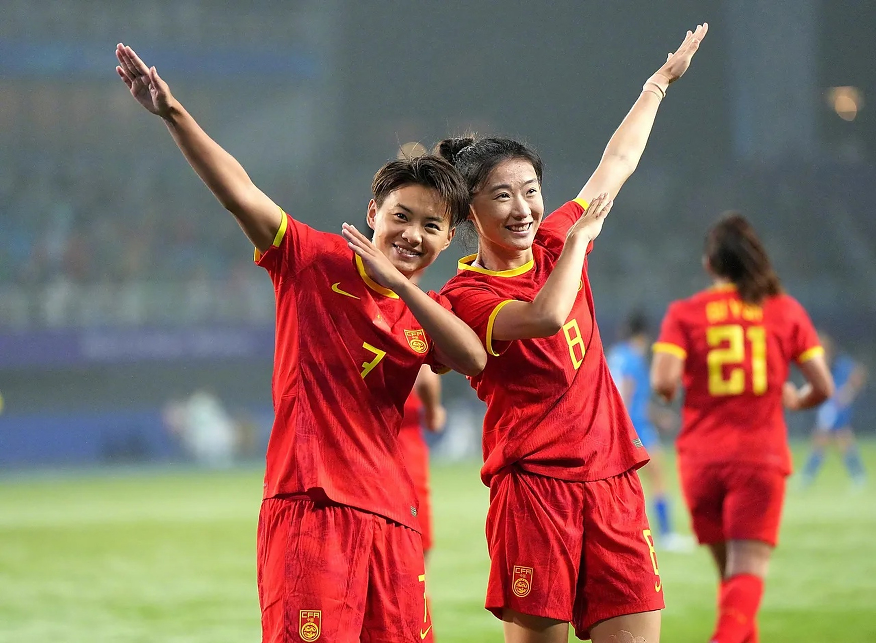 关于争分夺秒:中国女足队员在比赛中全力拼搏!的信息 关于争分夺秒:中国女足队员在比赛中全力拼搏!的信息