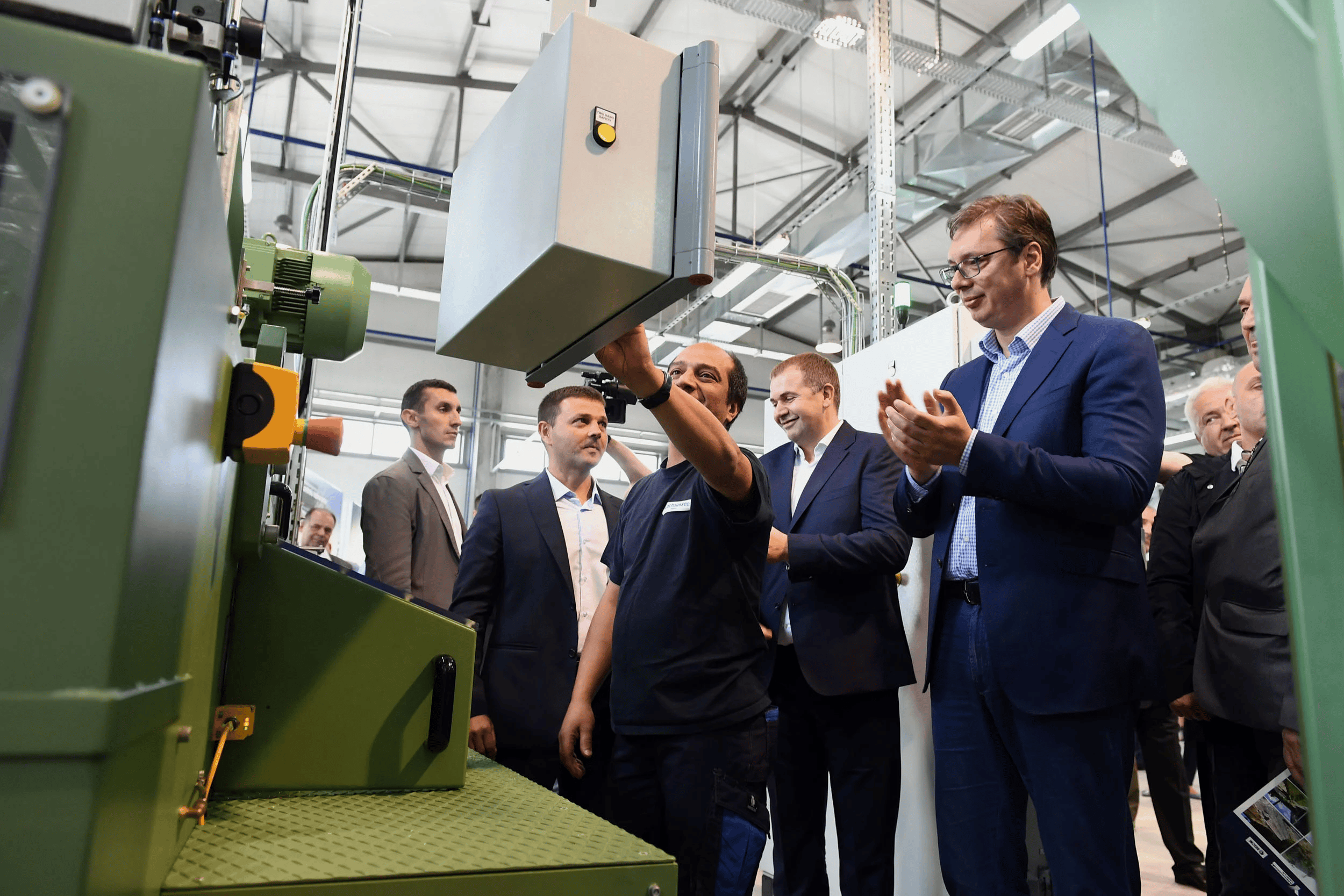 乌克兰塞尔维亚，胜负难辨争夺激烈